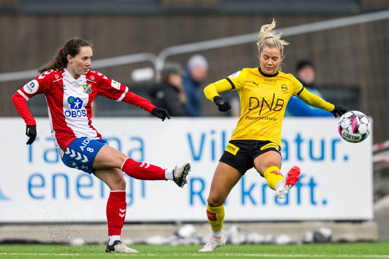 Sjetnan tror Anna Palm blir en viktig spiller denne sesongen. Her mot LSK Kvinner i fjor. Foto: Marius Simensen / BILDBYRÅN