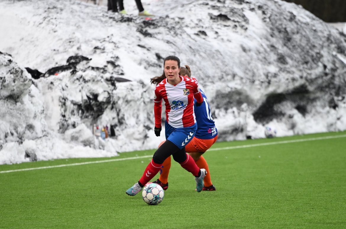 Asbøll i treningskampen mot AaFK i fjor. Foto: Andreas Kristoffer Berge