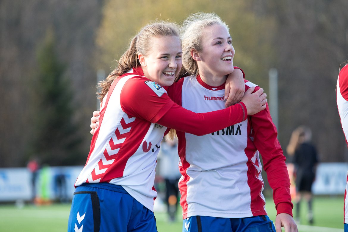 Jenny Røsholm Olsen og Joanna Bækkelund. Foto: BillyBonkers