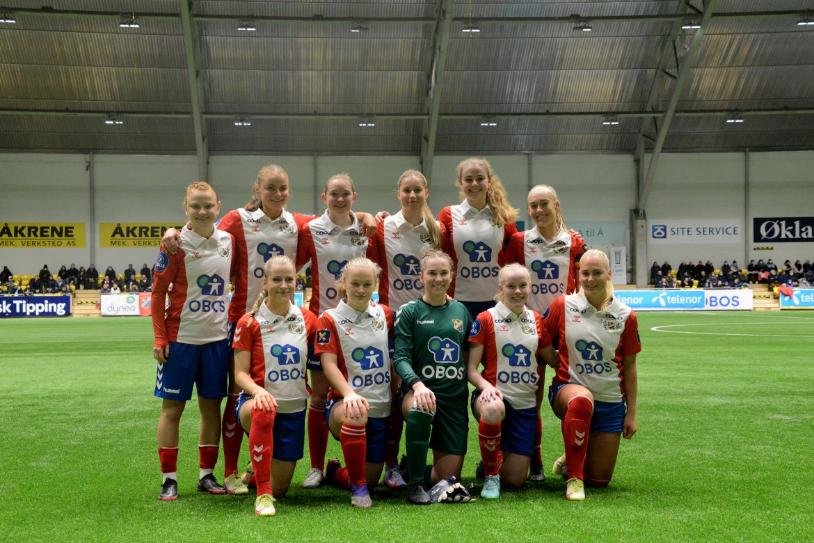 Lagbilde før J19-finalen i 2021. Foto: Lyn Damer / Thomas Nordeng