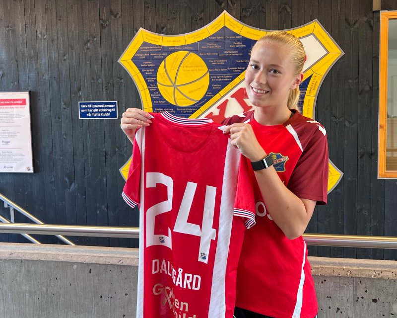 Malin Dalsgård blir å se i draktnummer 24. Foto: Lyn / Thomas Nordeng