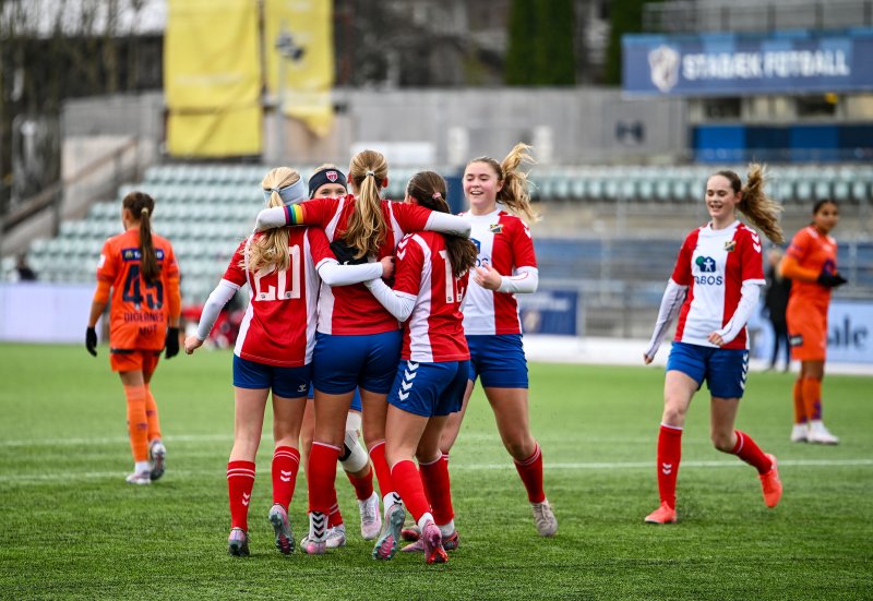 Agnes Castberg Stølan har nettopp økt til 2-0 på straffespark. Foto: Andreas Kristoffer Berge / Sportskollektivet