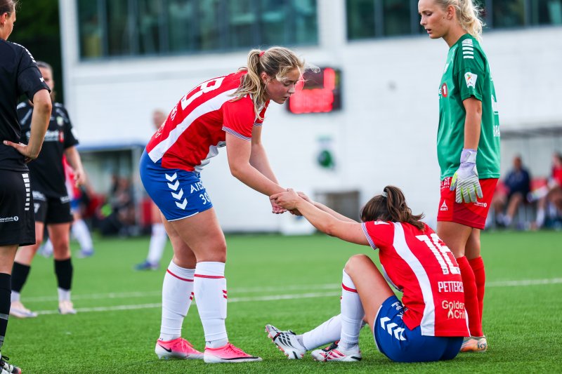 Tuva Ryste Roth og Kajsa Pettersen. Foto: Petter Alexandersen