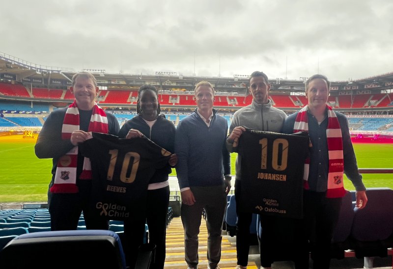 Emma Systems støttet kampanjen både via draktauksjonen og "5 touch challenge". Foto: Lyn