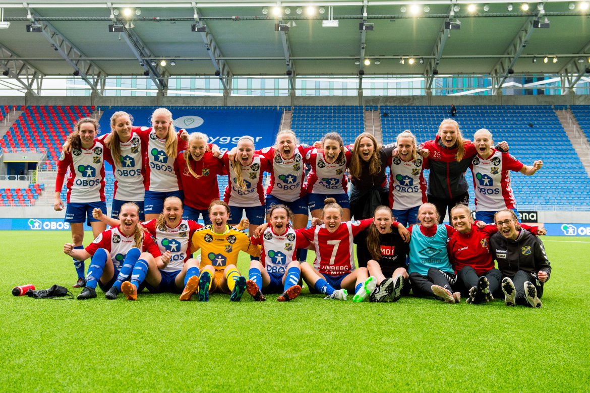 Hernes og Lyn feirer borteseier mot Vålerenga i 2019. Foto: Vegard Wivestad Grøtt / Bildbyrån