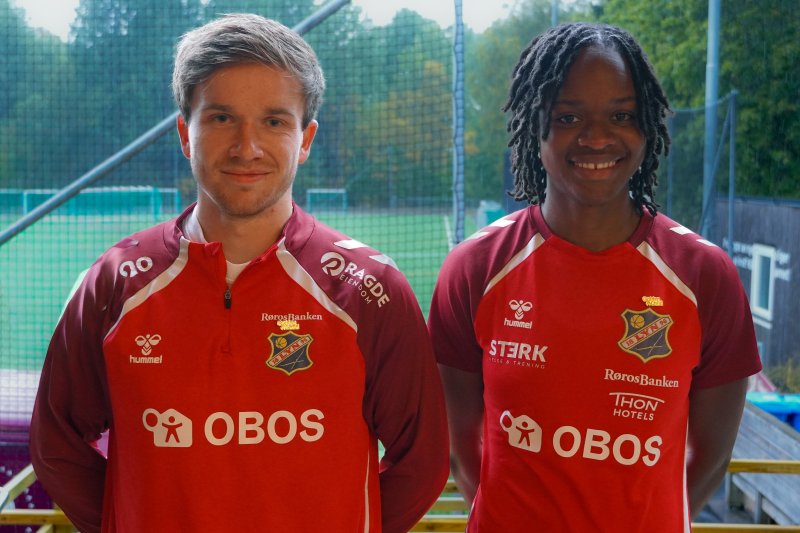 Sander Amble Haugen og Joshualyn Reeves viser stolt frem GoldenChild-logoen i hele september. Foto: Lyn